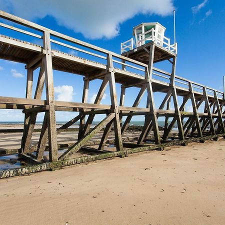 Le Gambetta, 100M De La Plage Luc-sur-Mer Buitenkant foto